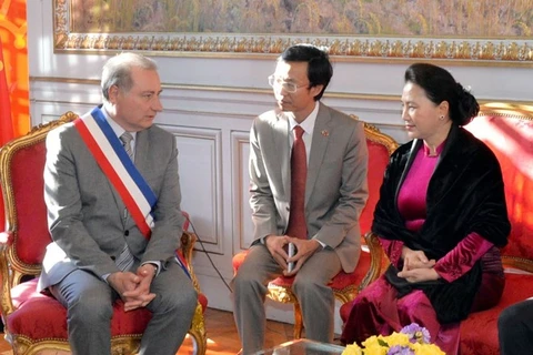 Presidenta del Parlamento vietnamita se reúne con alcalde de la ciudad francesa de Toulouse