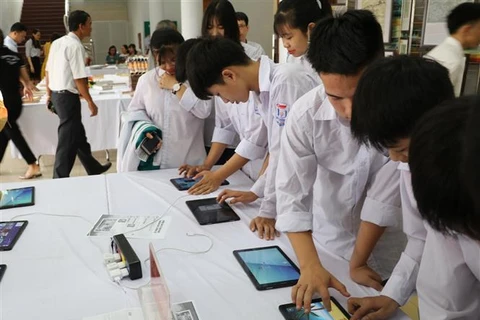 Aplican tecnología de realidad virtual en divulgación de información sobre soberanía marítima de Vietnam