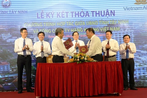 Promociona Vietnam Airlines imagen de provincia sureña Tay Ninh