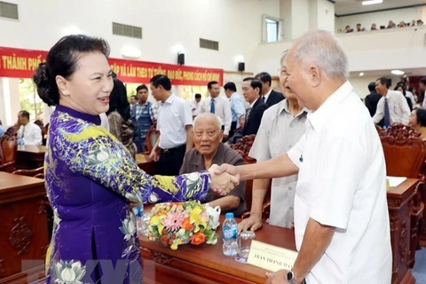 Presidenta parlamentaria de Vietnam asiste a celebración de liberación de ciudad sureña de Can Tho