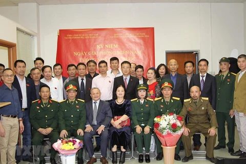Conmemoran Día de Reunificación de Vietnam en Rusia y Corea del Sur