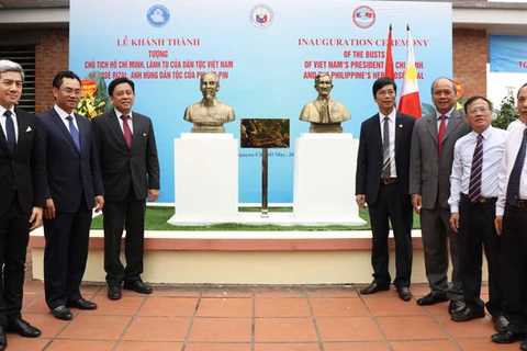 Develan en provincia vietnamita bustos del Presidente Ho Chi Minh y del héroe de Filipinas José Rizal