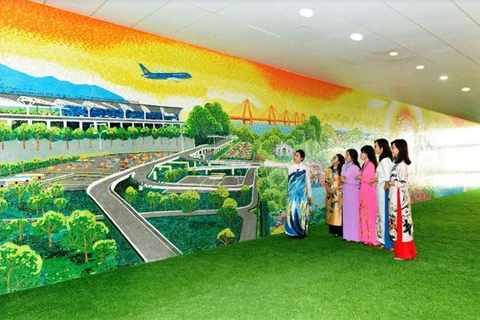 Pintura de cerámica gigantesca embellece aeropuerto de Noi Bai en Hanoi