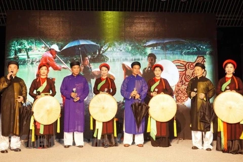 Destacan cantos populares de Vietnam en festival de minorías en República Checa 