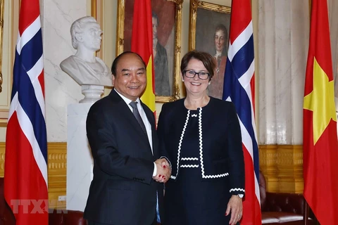 Premier vietnamita se reúne con presidenta del Parlamento noruego