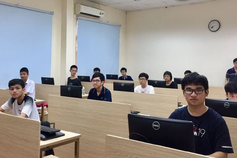 Ganan siete estudiantes vietnamitas medallas de plata en Olimpiada de Informática de Asia 2019