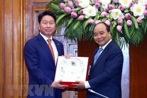 Premier vietnamita recibe al presidente del grupo surcoreano SK 