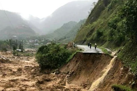  Reportan en Vietnam cuatro personas desaparecidas tras inundaciones repentinas 