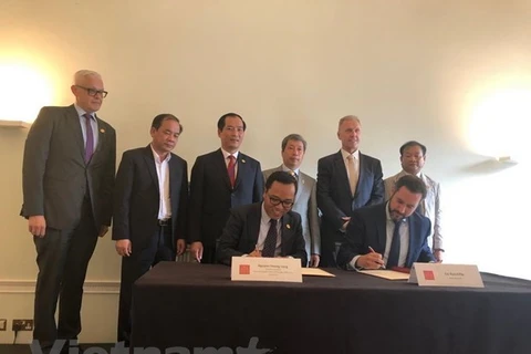 Impulsan Vietnam y Reino Unido cooperación en comercio e inversión