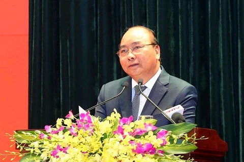 Insta primer ministro vietnamita a mejorar “cultura del servicio”