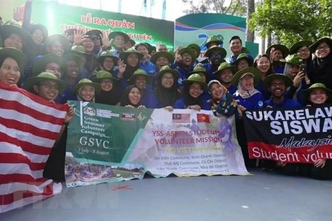 Participan estudiantes de Malasia en Campaña de Voluntarios en Vietnam