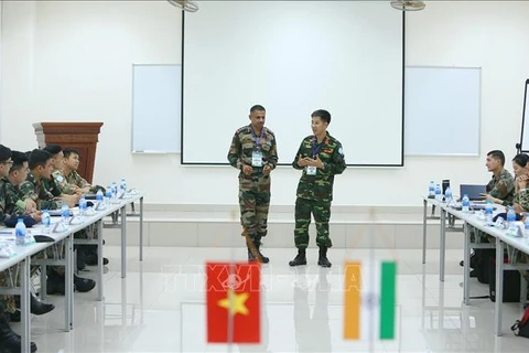 Realizan Vietnam e India ejercicio militar conjunto sobre mantenimiento de la paz