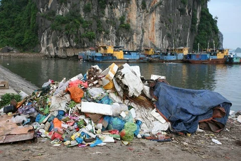 Sector turístico de Vietnam lucha contra residuos plásticos