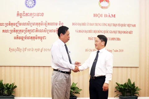 Intensifican cooperación entre Frentes de la Patria de Vietnam y Camboya