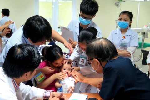 Ofrecen médicos sudcoreanos cirugías gratuitas a niños vietnamitas 