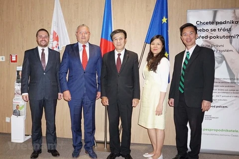 Ampliará libre comercio de Vietnam con la UE cooperación con República Checa 