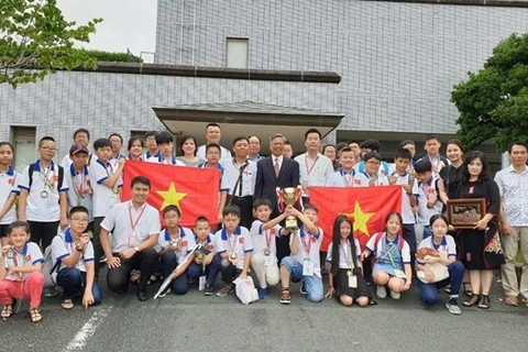 Triunfan estudiantes vietnamitas en Concurso Internacional de Matemática en Japón