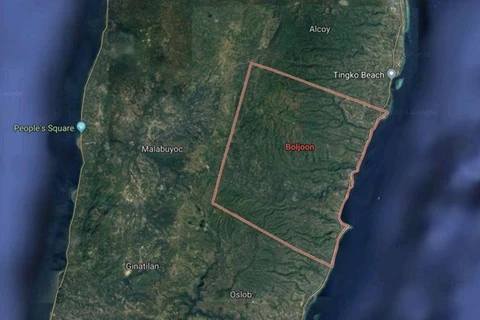 Mueren al menos 11 niños en Filipinas al caer una camioneta por un acantilado 