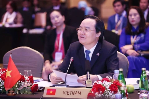 Propone ministro vietnamita construir un ambiente educativo feliz y armónico