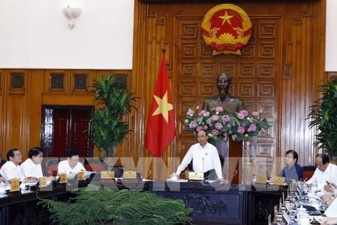 Premier de Vietnam insta a acelerar proyectos clave de infraestructura de transporte 