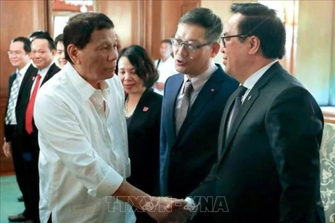 Delegación del Partido Comunista de Vietnam visita Filipinas