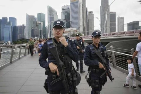 Refuerza Singapur seguridad ante las celebraciones por el Día Nacional