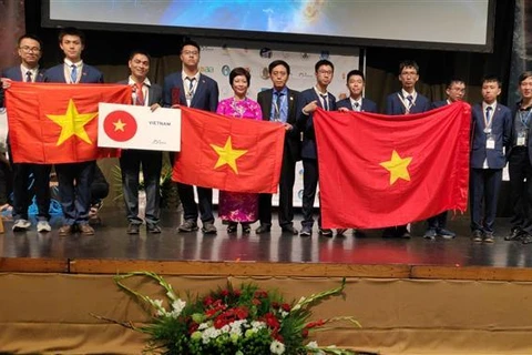 Vietnam gana una medalla de oro en Olimpíada Internacional de Astronomía y Astrofísica