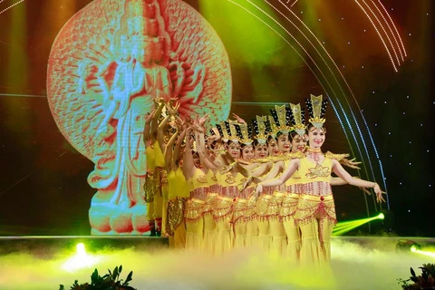Efectúan en Hanoi programa artístico en ocasión de ceremonia budista Vu Lan