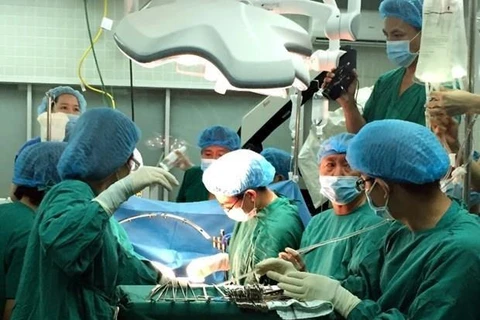 Firman Vietnam y Japón pacto de cooperación en formación de personal médico