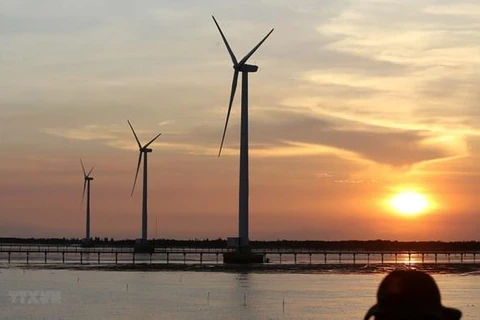 Provincia costera vietnamita atrae inversiones para desarrollo de energía eólica