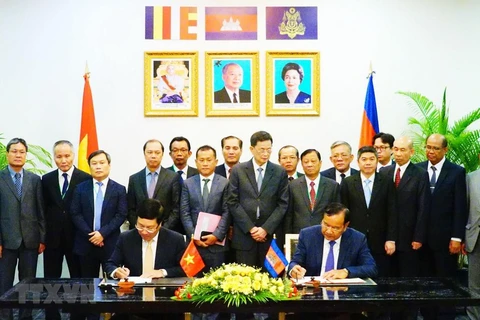 Fomentan Vietnam y Camboya cooperación multifacética 
