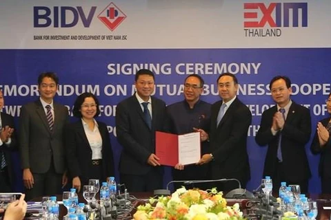 Firman bancos de Vietnam y Tailandia acuerdo de cooperación