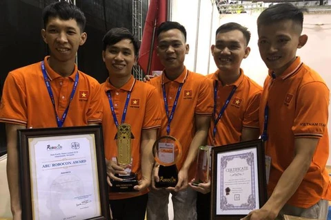 Ocupa equipo de Vietnam tercer lugar en campeonato regional de robots