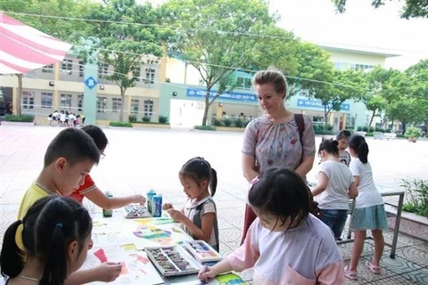 Lanza Dinamarca concurso de pintura para niños vietnamitas