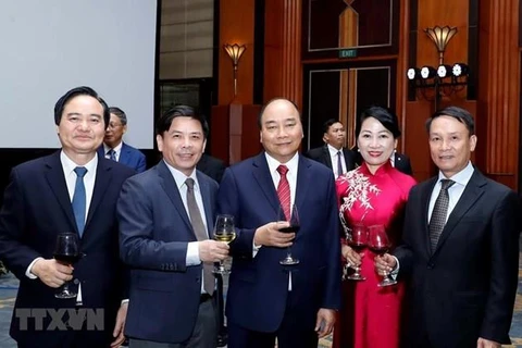 Primer ministro de Vietnam preside banquete por el Día Nacional 