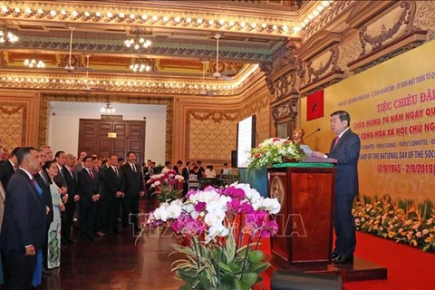 Ofrece Ciudad Ho Chi Minh banquete a invitados extranjeros por el Día Nacional