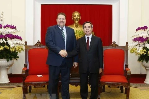 Reafirma dirigente partidista de Vietnam apoyo a corporación petrolero estadounidense