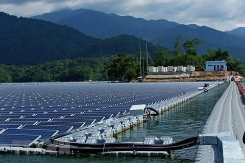 Destacan en Vietnam la necesidad de desarrollar la energía renovable