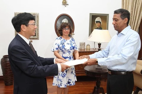 Vietnam y Seychelles agilizan cooperación en sectores potenciales