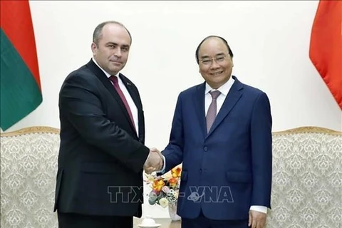Vietnam atesora relaciones con Belarús, afirma su primer ministro