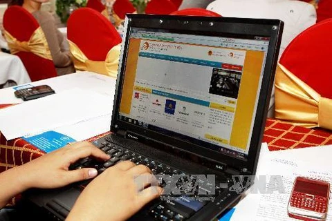 Destacan en Vietnam crecimiento de comercio electrónico