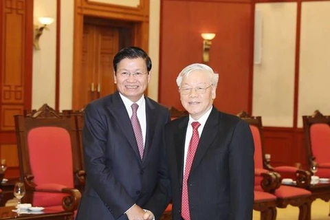 Recibe máximo dirigente de Vietnam al Premier de Laos