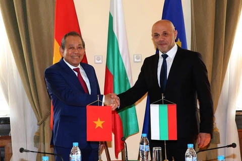 Proyectan Vietnam y Bulgaria incrementar nexos económicos 