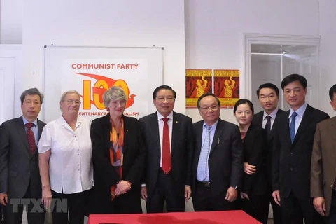 Concluye delegación partidista vietnamita visita a Reino Unido