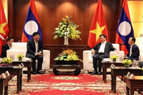 Visita premier de Laos ciudad vietnamita de Da Nang