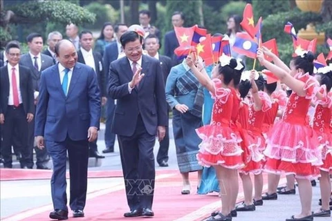 Concluye Primer Ministro de Laos visita oficial a Vietnam