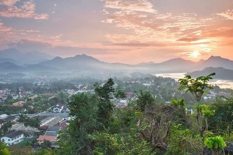 Promueven cooperación turística entre Vietnam y Laos 