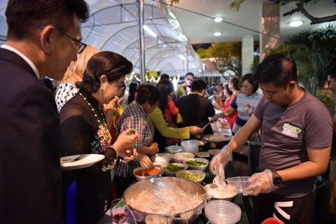 Impresiona Noche culinaria de Vietnam en Tailandia 
