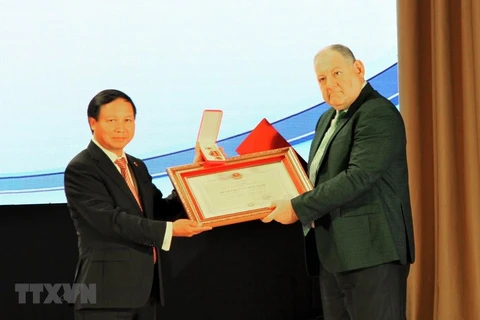 Vietnam condecora a Universidad Estatal Pyatigorsk de Rusia con Orden de Amistad