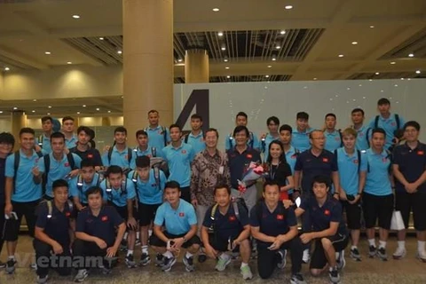 Llega selección de fútbol vietnamita a Indonesia